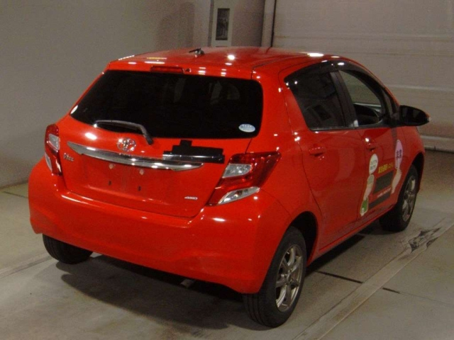 TOYOTA VITZ 2014