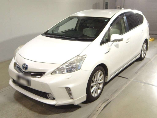 TOYOTA PRIUS ALPHA 2012
