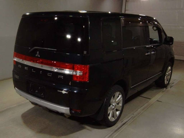 MITSUBISHI DELICA D5 2009