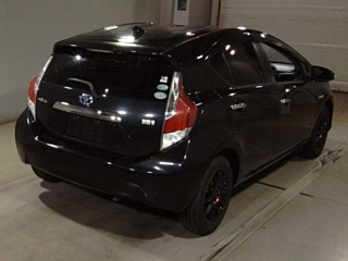 TOYOTA AQUA 2016