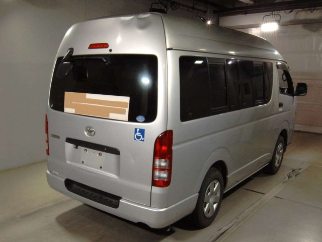TOYOTA HIACE VAN 2013