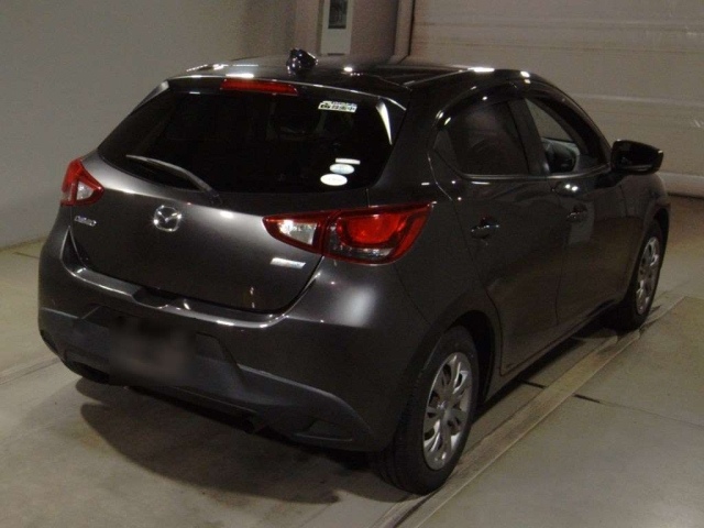 MAZDA DEMIO 2017