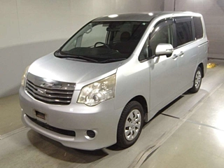 TOYOTA NOAH 2011