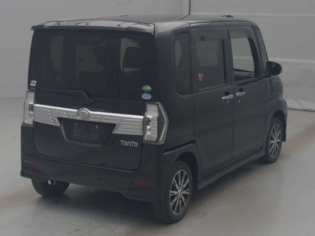 DAIHATSU TANTO 2018