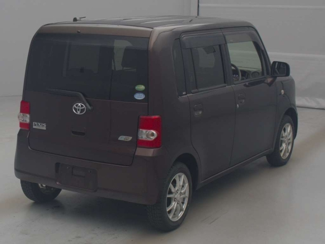 TOYOTA PIXIS SPACE 2014