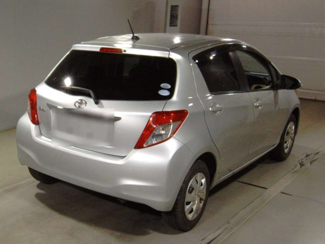 TOYOTA VITZ 2011