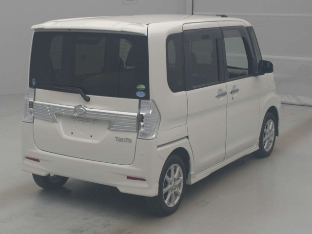 DAIHATSU TANTO 2016
