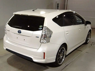 TOYOTA PRIUS ALPHA 2012