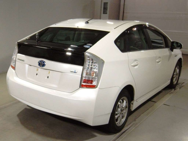TOYOTA PRIUS 2011
