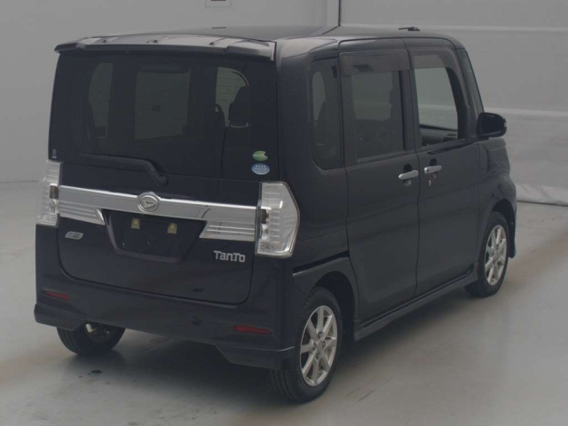 DAIHATSU TANTO 2014