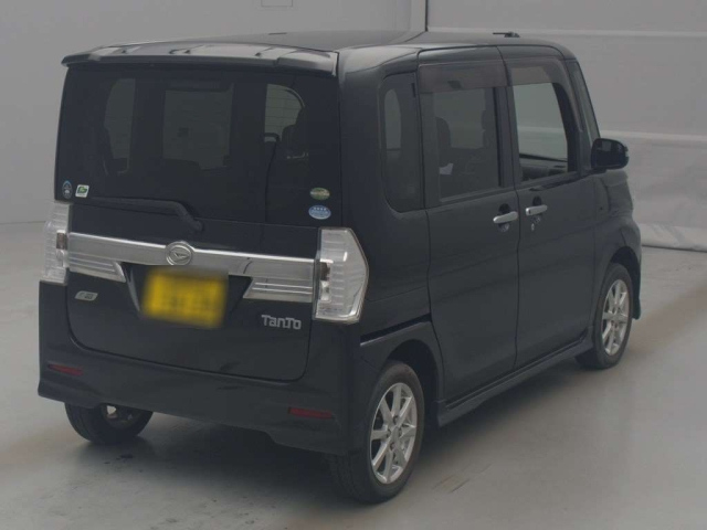 DAIHATSU TANTO 2015