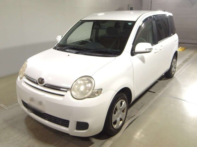 TOYOTA SIENTA 2010