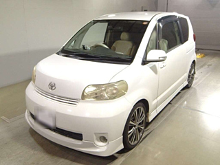 TOYOTA PORTE 2010