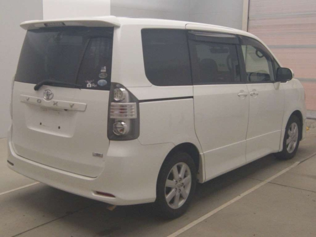 TOYOTA VOXY 2008