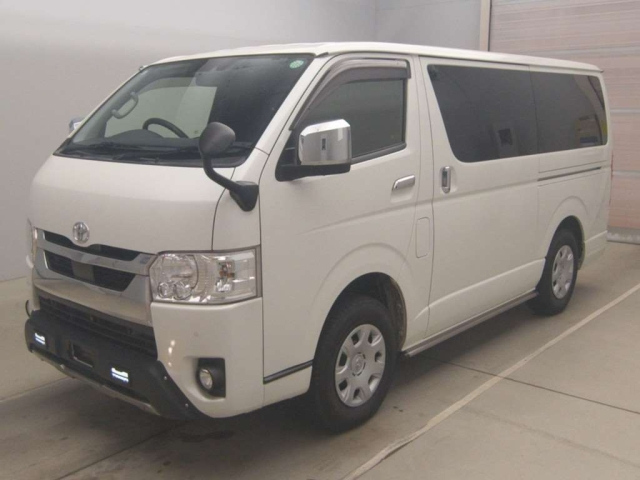 TOYOTA HIACE VAN 2020