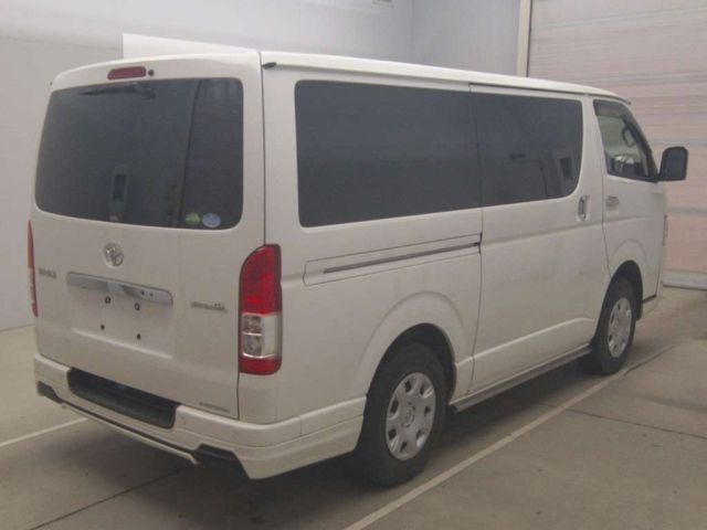 TOYOTA HIACE VAN 2020