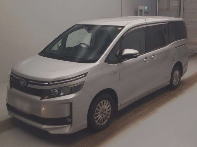 TOYOTA VOXY 2016