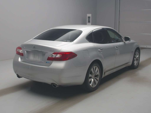 NISSAN FUGA 2011