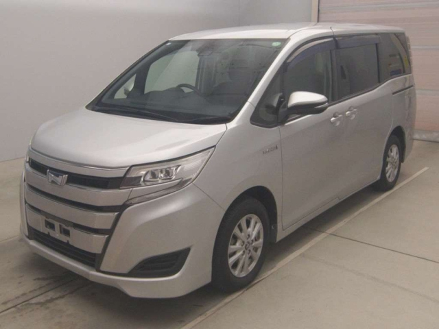 TOYOTA NOAH 2018