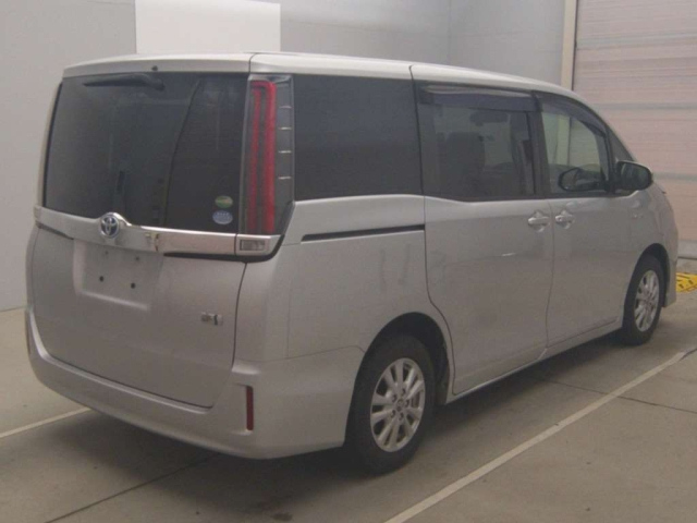TOYOTA NOAH 2018