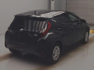 TOYOTA AQUA 2022