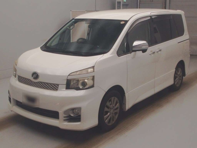 TOYOTA VOXY 2011