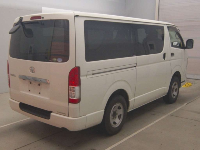 TOYOTA HIACE VAN 2020