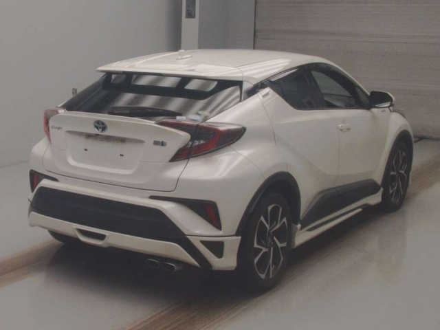 TOYOTA C-HR 2017