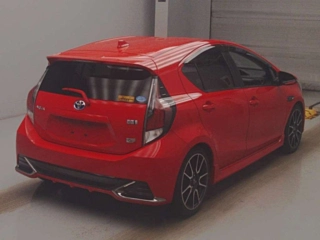 TOYOTA AQUA 2015