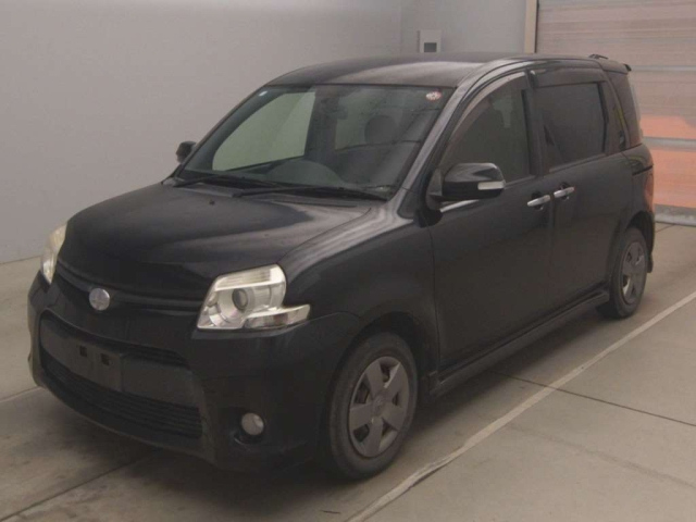 TOYOTA SIENTA 2013
