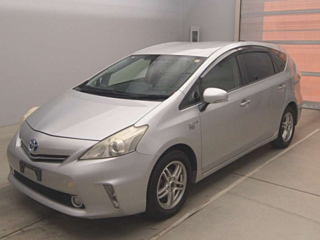 TOYOTA PRIUS ALPHA 2013