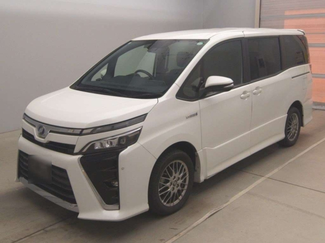 TOYOTA VOXY 2017