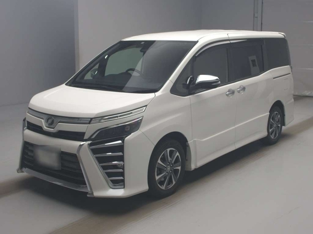 TOYOTA VOXY 2019