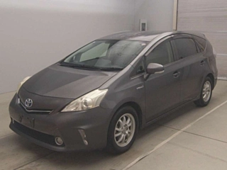 TOYOTA PRIUS ALPHA 2012