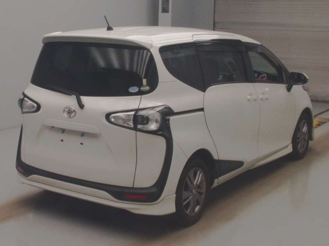 TOYOTA SIENTA 2017