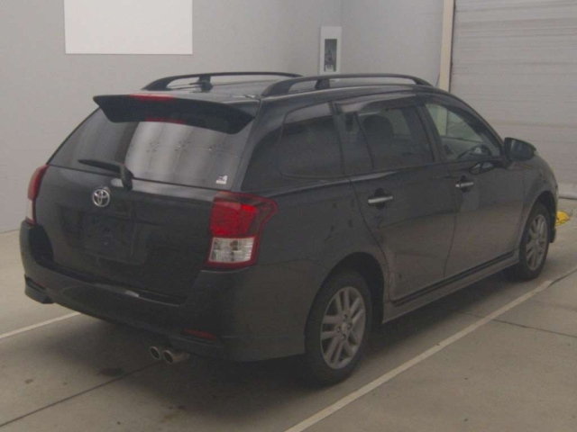 TOYOTA COROLLA FIELDER 2013
