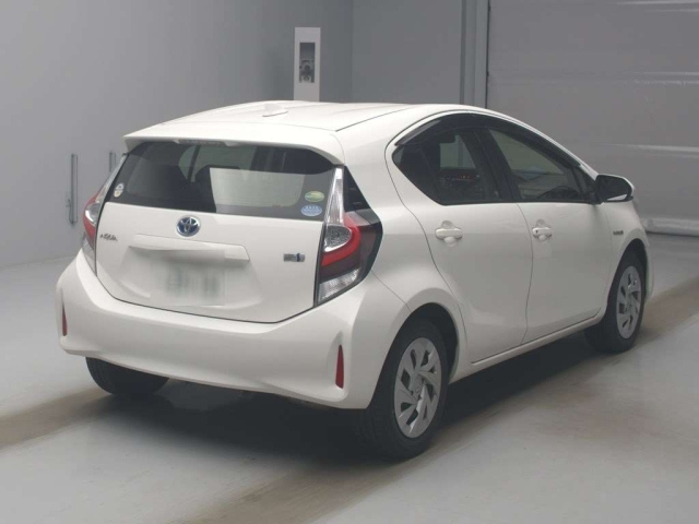 TOYOTA AQUA 2019