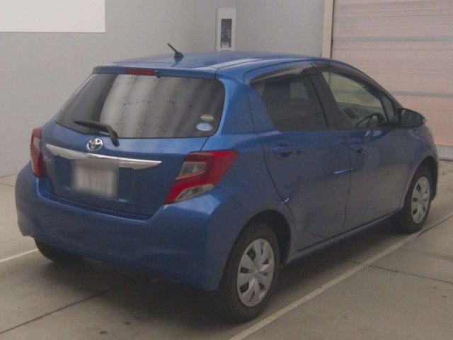 TOYOTA VITZ 2015
