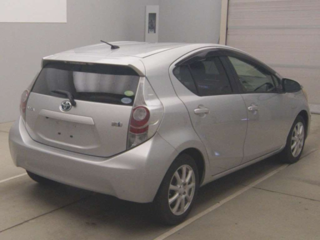 TOYOTA AQUA 2012
