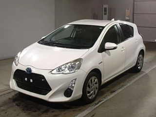 TOYOTA AQUA 2015