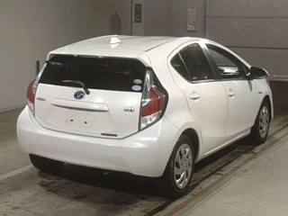 TOYOTA AQUA 2015
