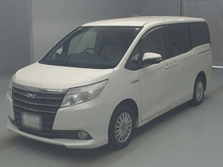 TOYOTA NOAH 2014