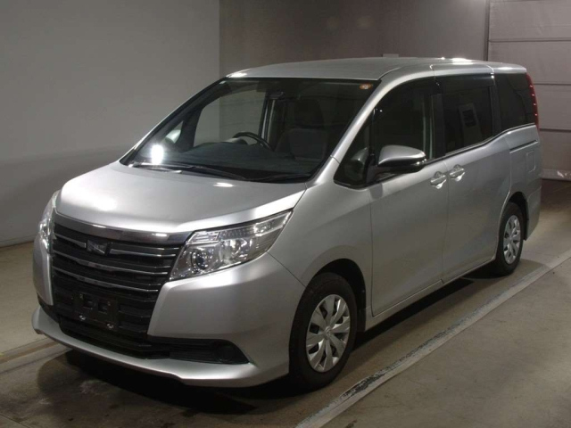 TOYOTA NOAH 2017