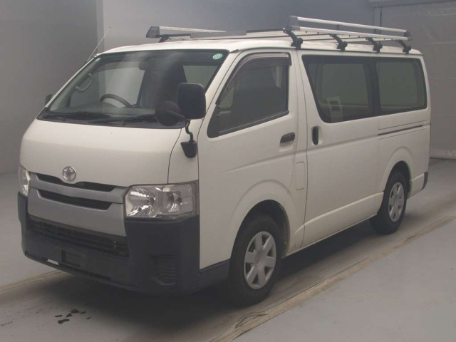 TOYOTA HIACE VAN 2014