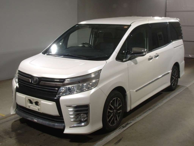 TOYOTA VOXY 2015
