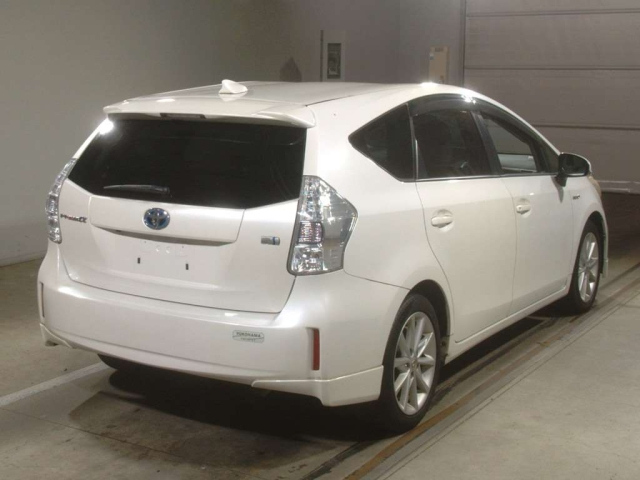TOYOTA PRIUS ALPHA 2013