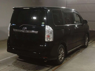TOYOTA VOXY 2012