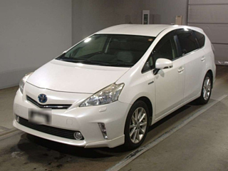 TOYOTA PRIUS ALPHA 2013