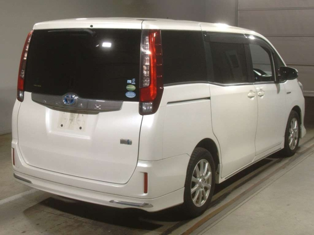 TOYOTA NOAH 2014