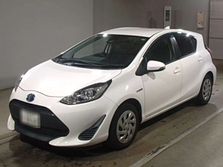 TOYOTA AQUA 2017